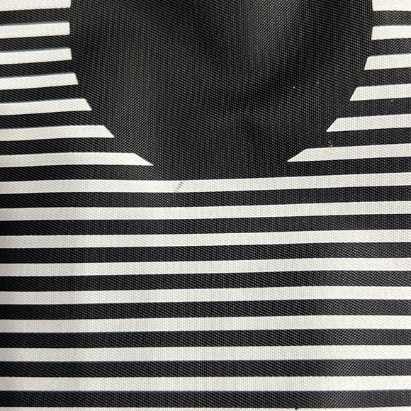 Like new Walt Disney World bag - Picture 8 of 9